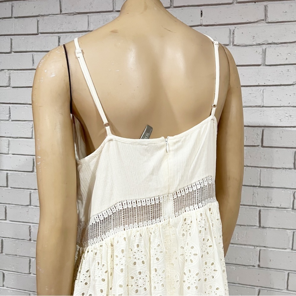 Asos Women’s Square Neck Midi Dress With Lace and‎ Floral Detail - Picture 4 of 11